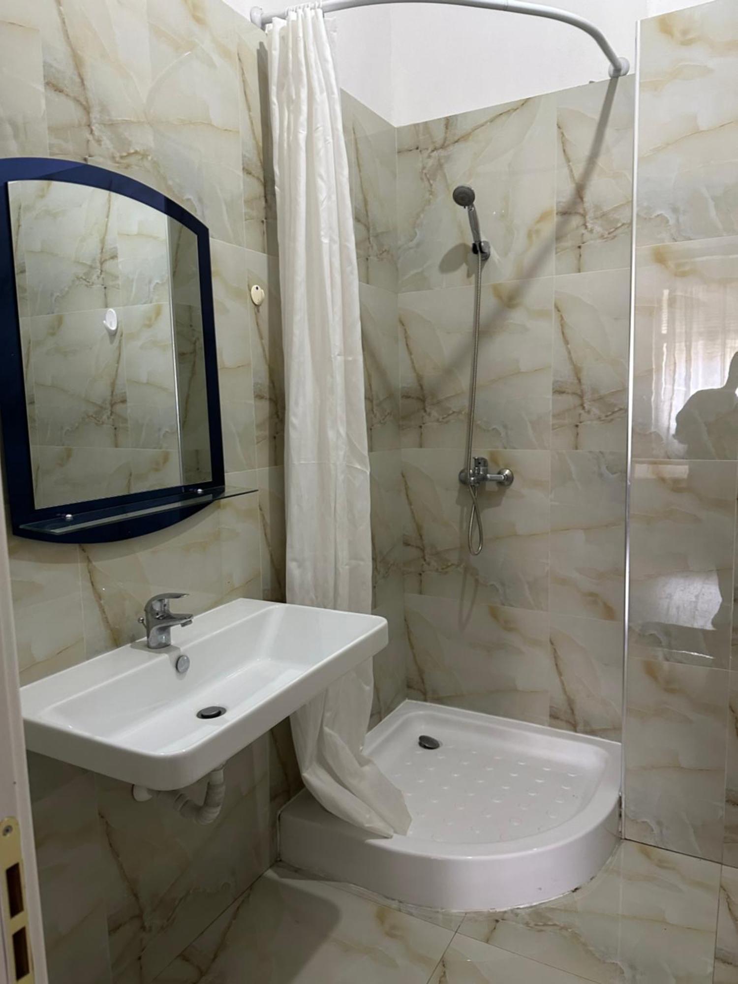 Ambassador Tirana Apartment Exteriör bild